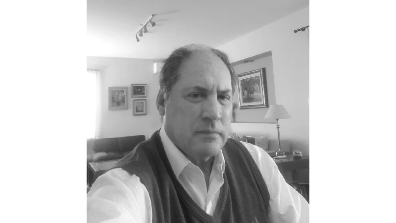 Dr. Martin Paradelo