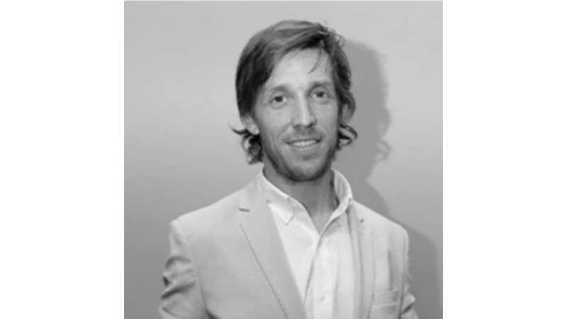 Dr. Martin Richardet
